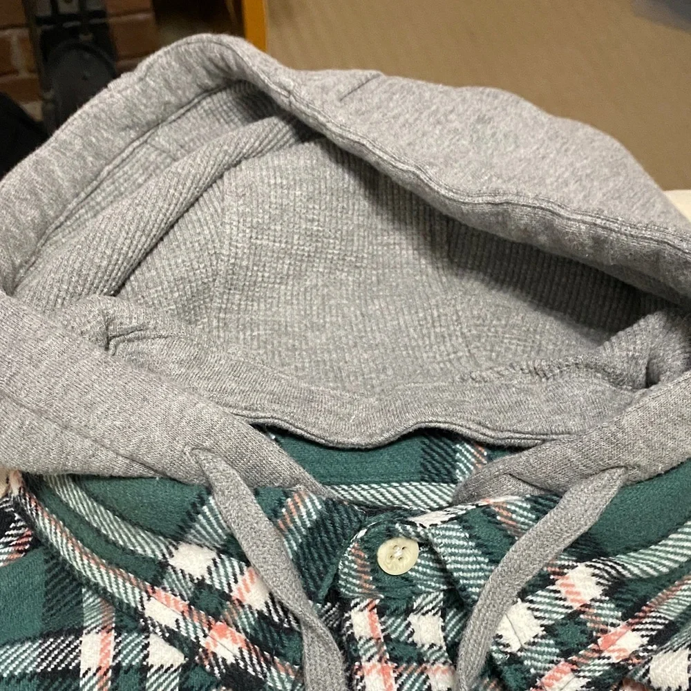 American Eagle Men’s Large Flannel Green/Black Plaid Button Down Hoodie Shacket.